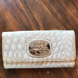 Kathy Van Zeeland wallet